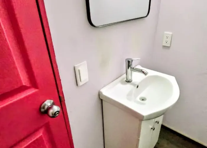 Rosa Familiar Hasta 6 Huéspedes Amplia, Céntrica, Con Cocineta Y Baño Privado