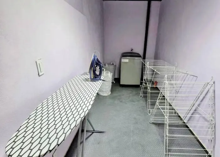 Сasa de vacaciones Rosa Familiar Hasta 6 Huéspedes Amplia, Céntrica, Con Cocineta Y Baño Privado