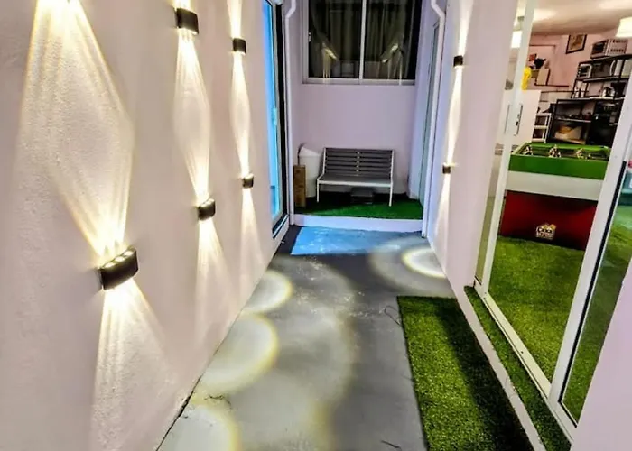 Rosa Familiar Hasta 6 Huéspedes Amplia, Céntrica, Con Cocineta Y Baño Privado *